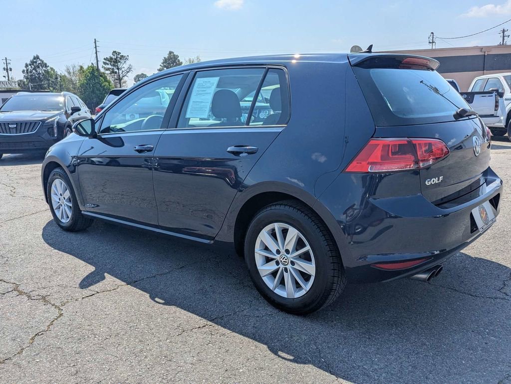 Used 2016 Volkswagen Golf 4-Door image 8