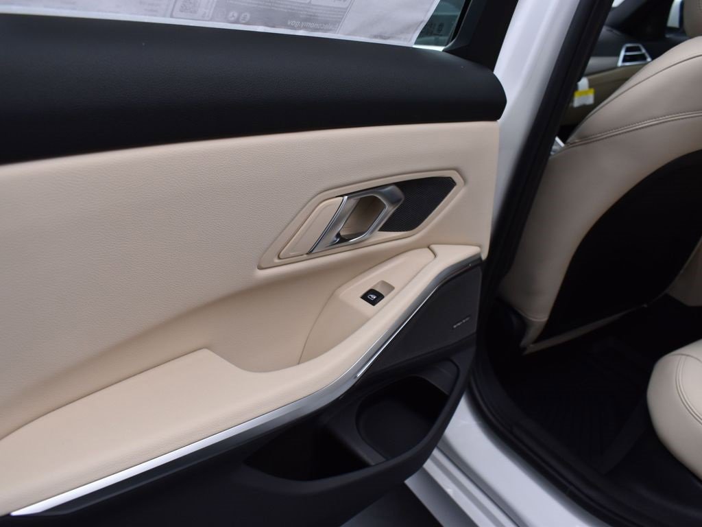 Certified 2025 BMW 330i Sedan w/ Premium Package image 15