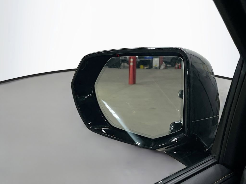 Used 2023 GMC Yukon XL AT4 image 37