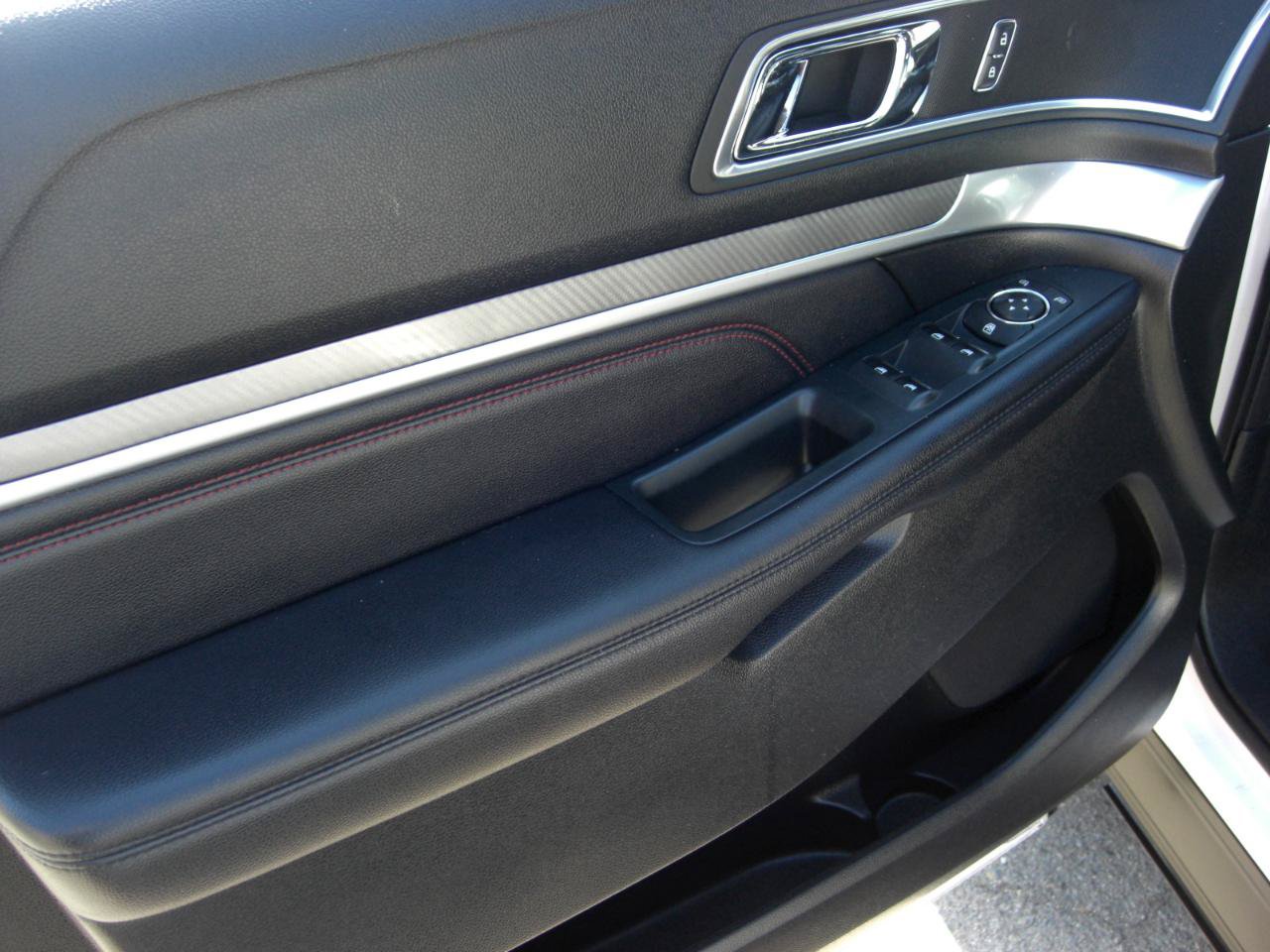 Used 2018 Ford Explorer Sport AWD/4WD image 24