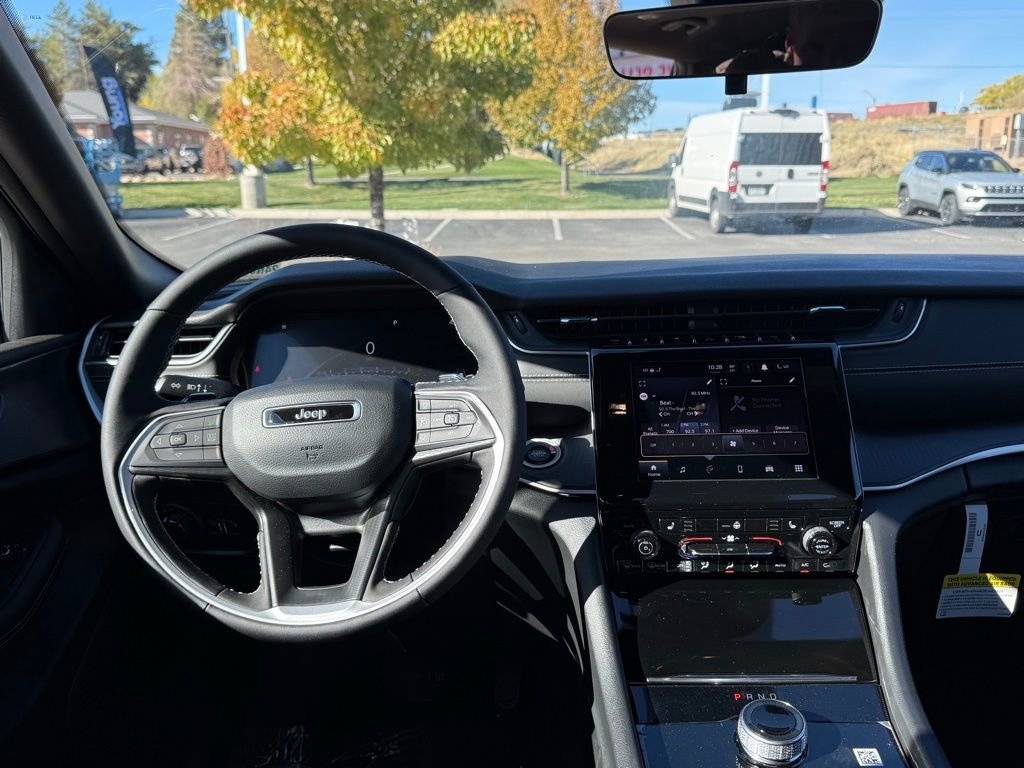 New 2025 Jeep Grand Cherokee L Altitude image 28