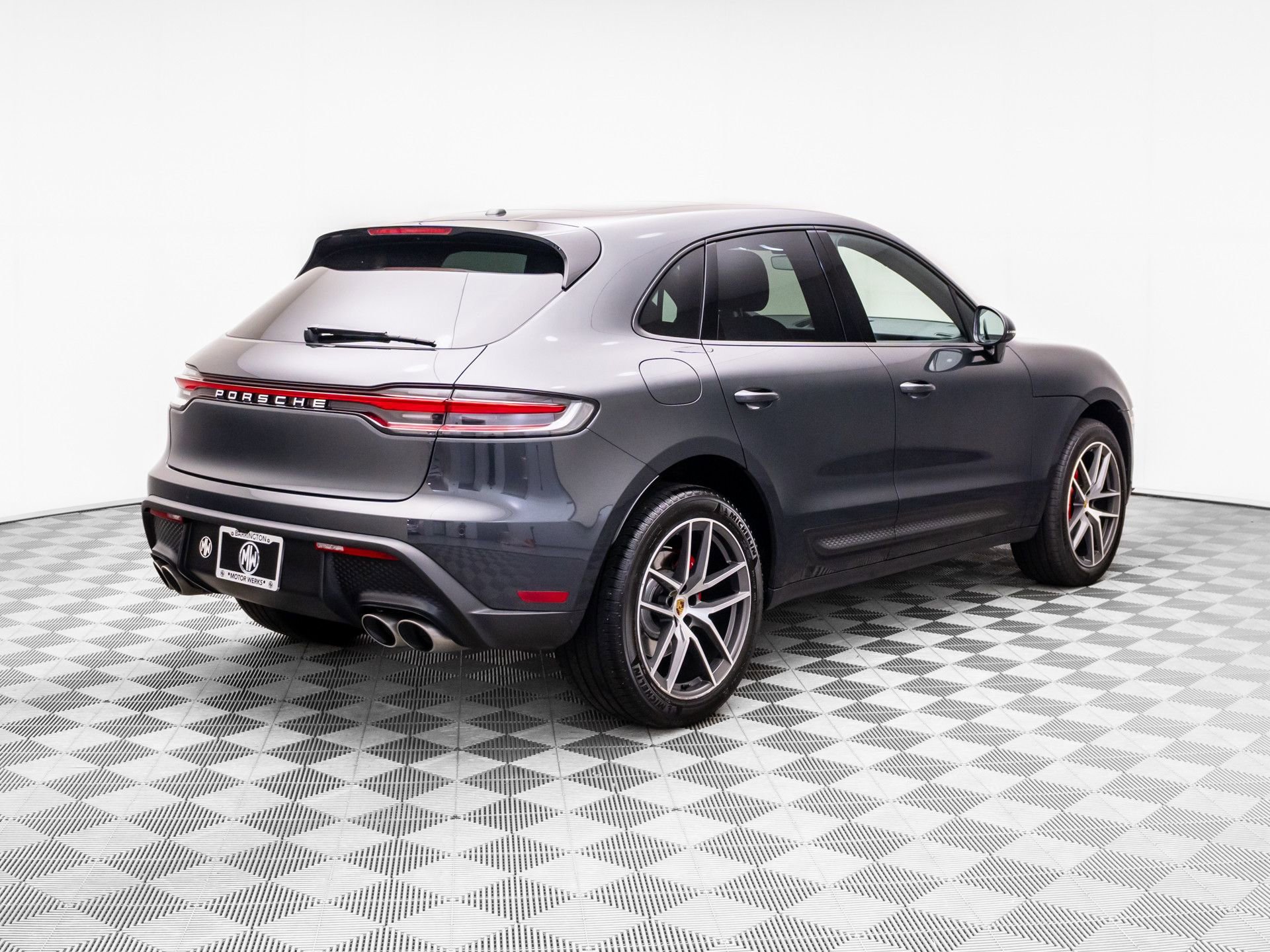 Certified 2023 Porsche Macan S AWD/4WD image 8
