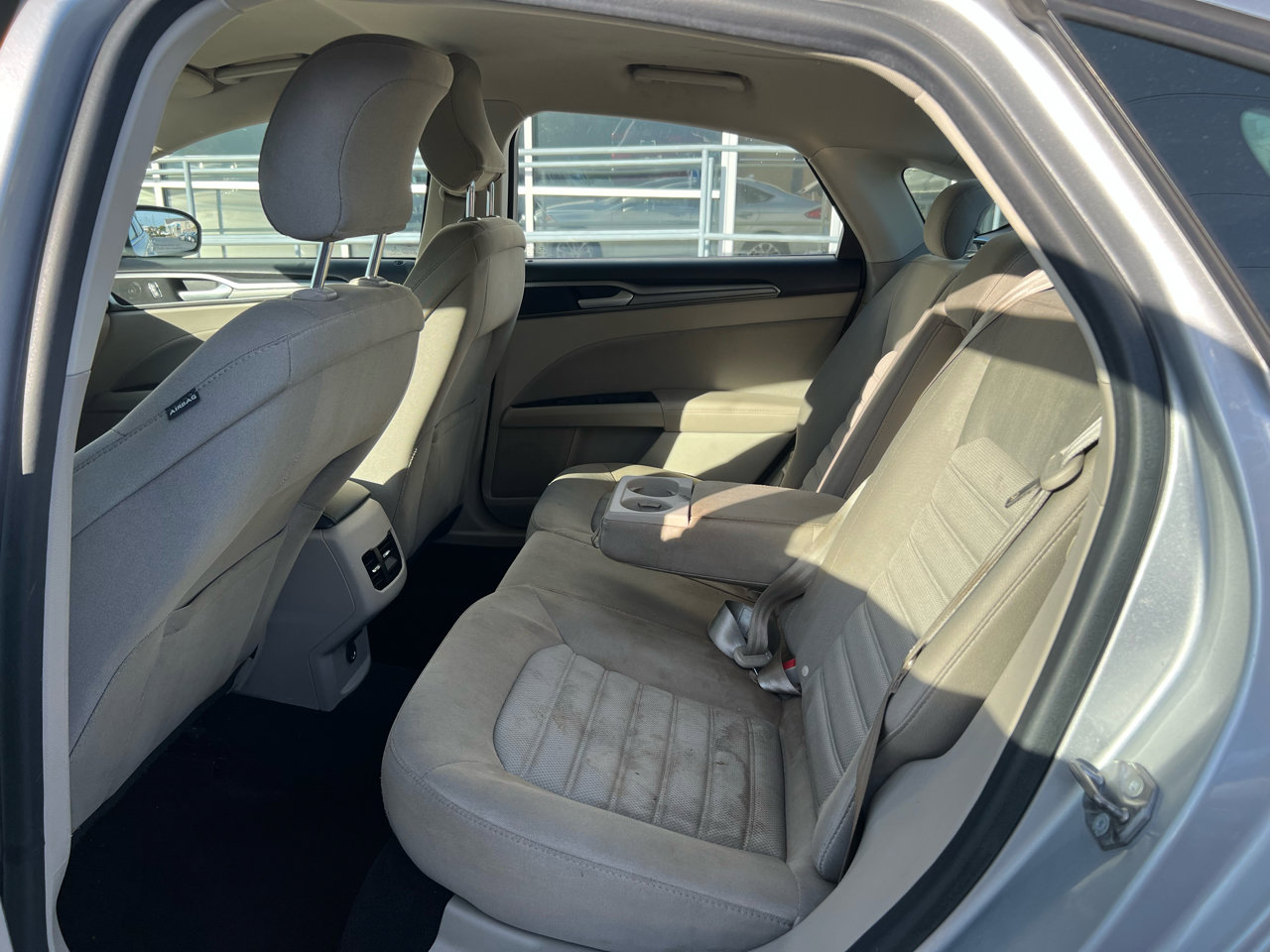 Used 2019 Ford Fusion SE image 12