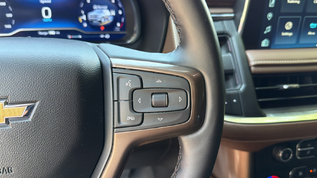 Used 2024 Chevrolet Suburban High Country AWD/4WD image 24