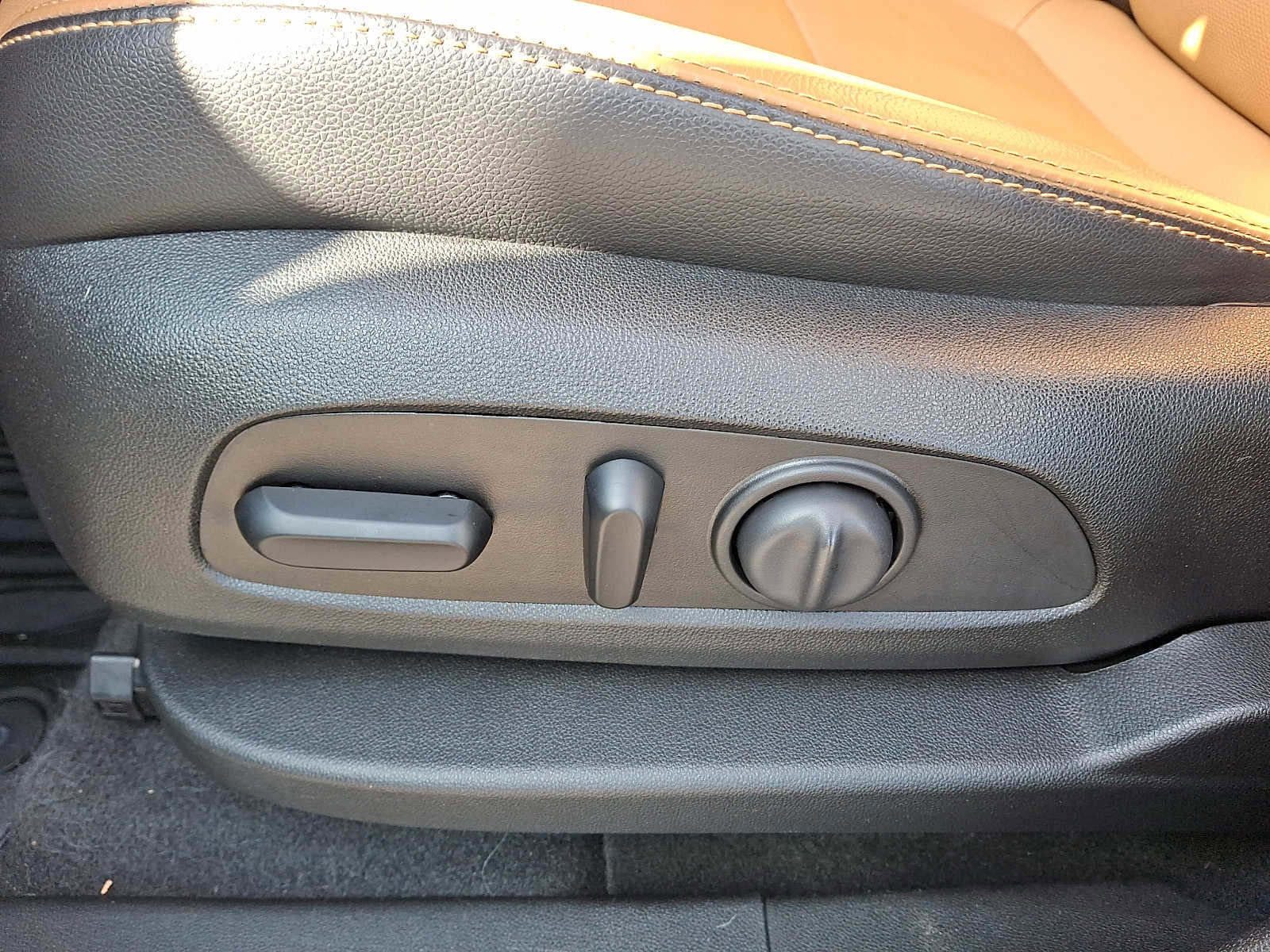 Used 2020 Chevrolet Equinox Premier AWD/4WD image 11