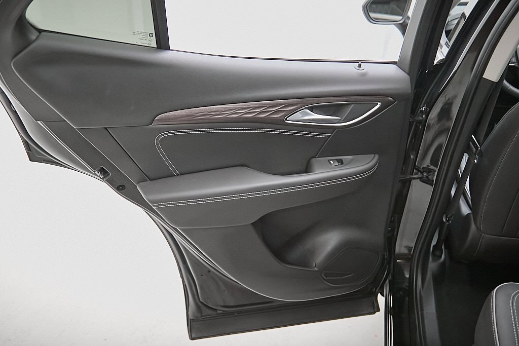 Used 2023 Buick Envision Avenir image 22