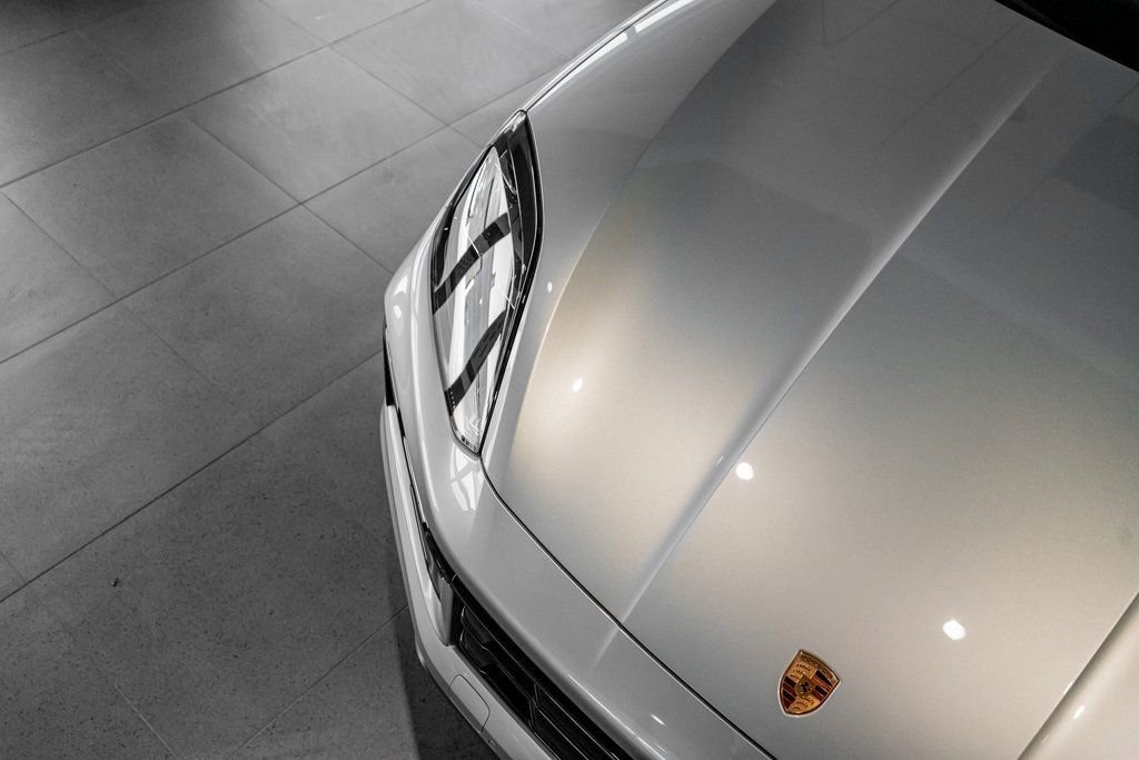 Certified 2025 Porsche Cayenne image 10