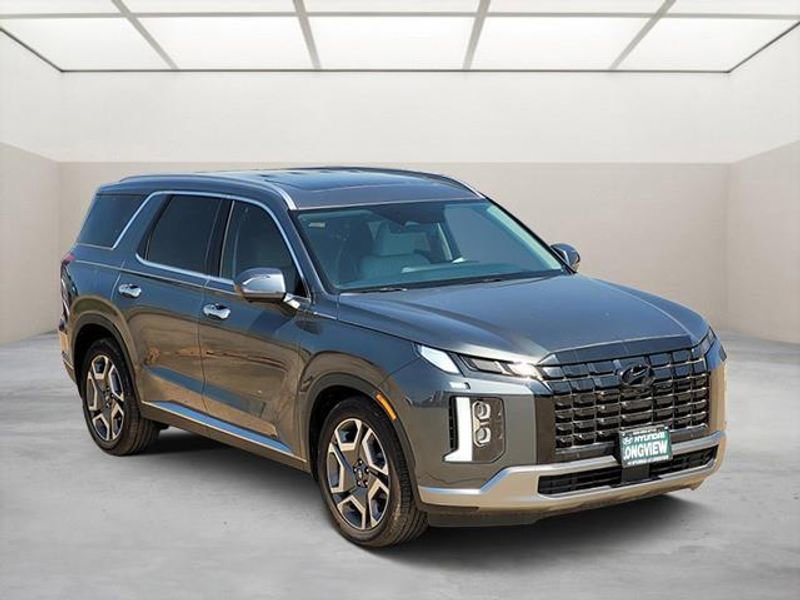 Used 2024 Hyundai Palisade Limited image 1