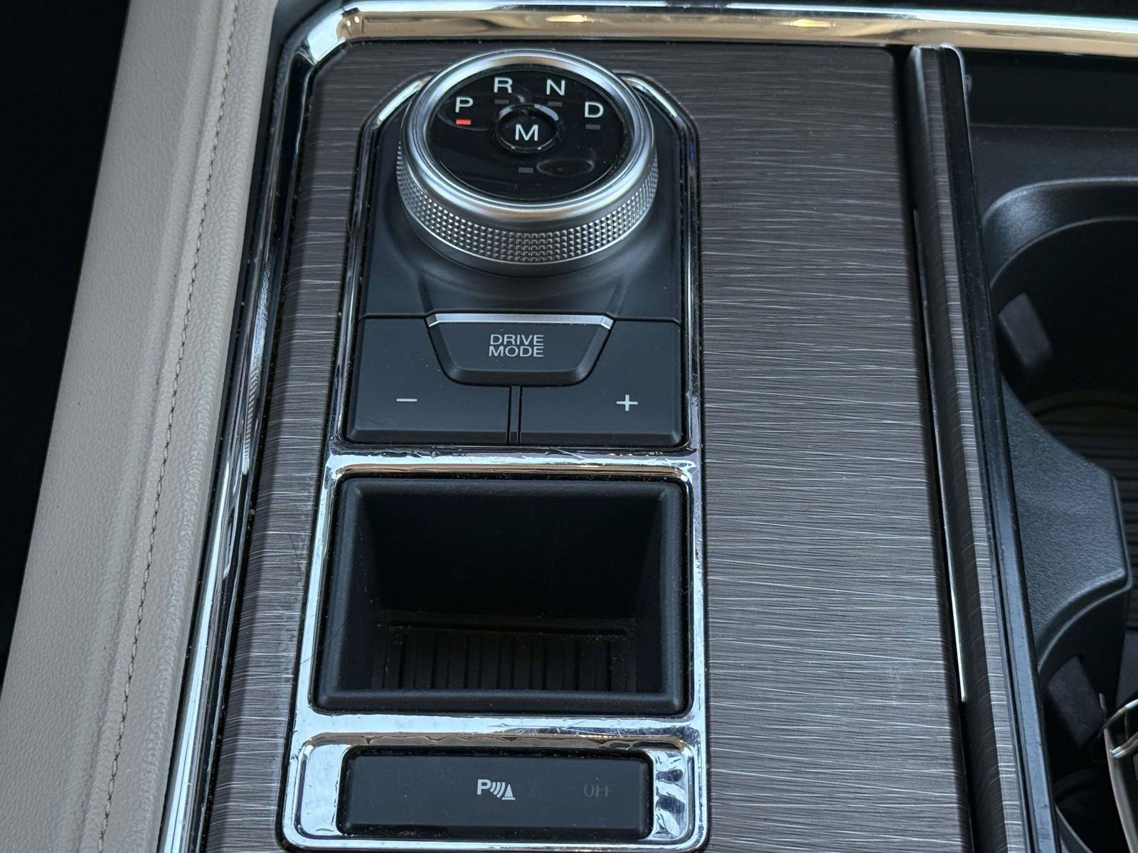 Used 2024 Ford Expedition Limited RWD image 16