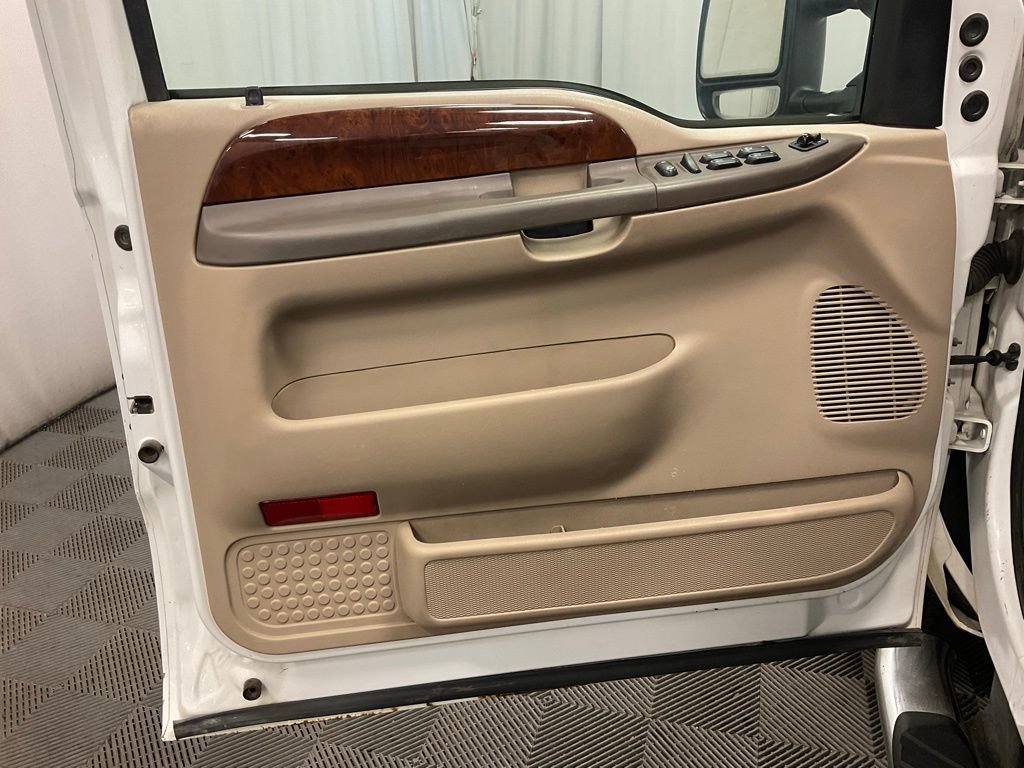 Used 2004 Ford F350 Lariat image 13