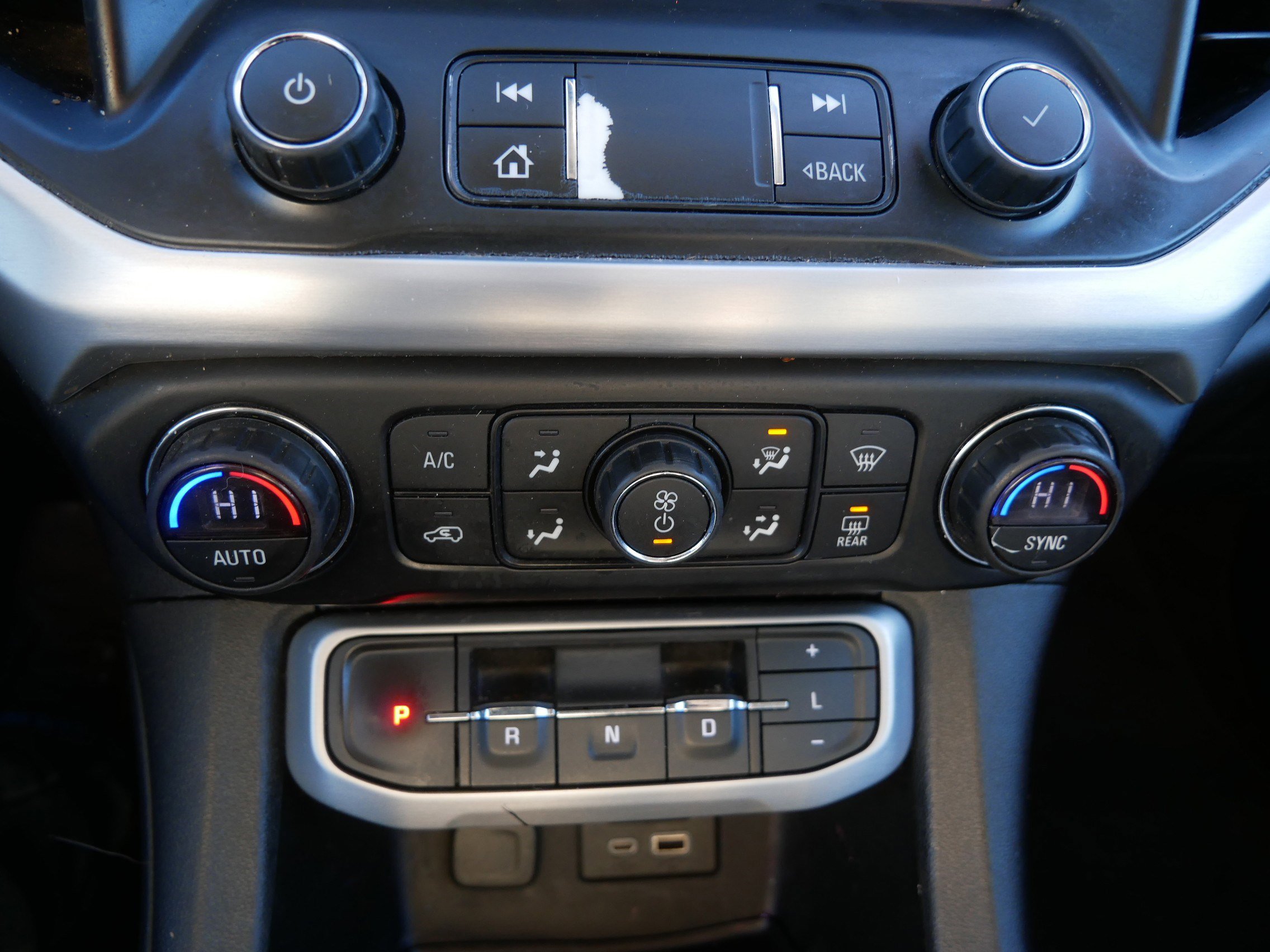 Used 2021 GMC Acadia SLT image 35