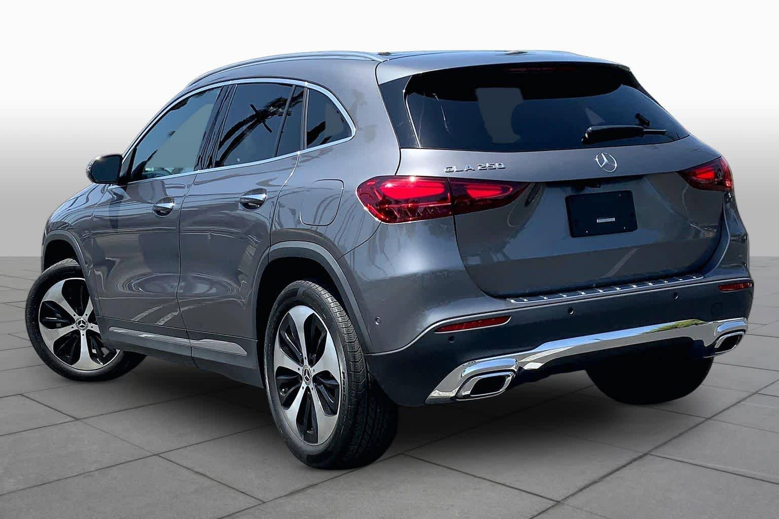 Used 2025 Mercedes-Benz GLA 250 image 11