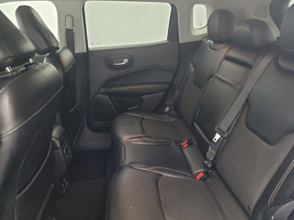 Used 2017 Jeep Compass Latitude w/ Popular Equipment Group AWD/4WD image 18