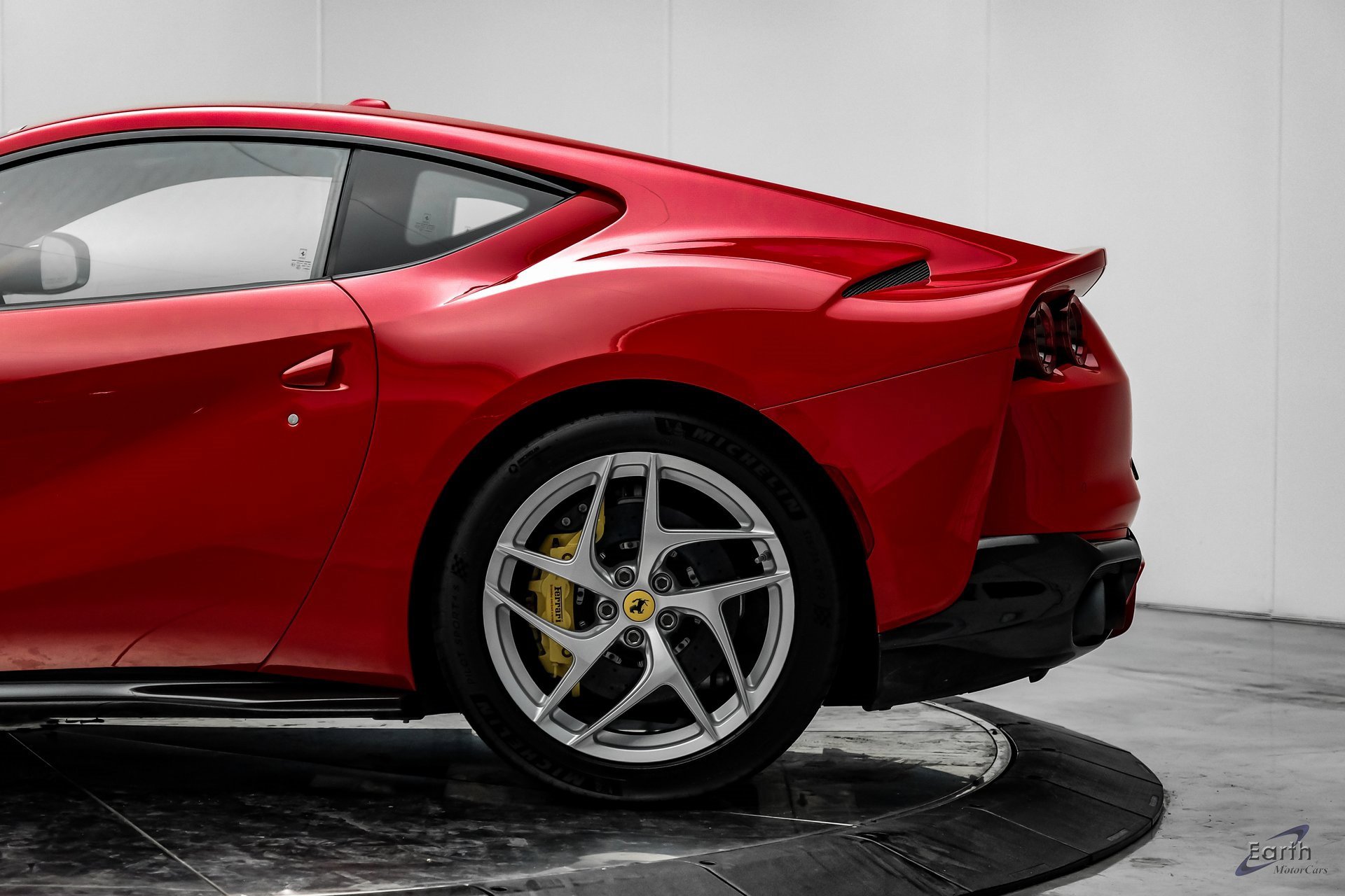 Used 2018 Ferrari 812 Superfast image 8