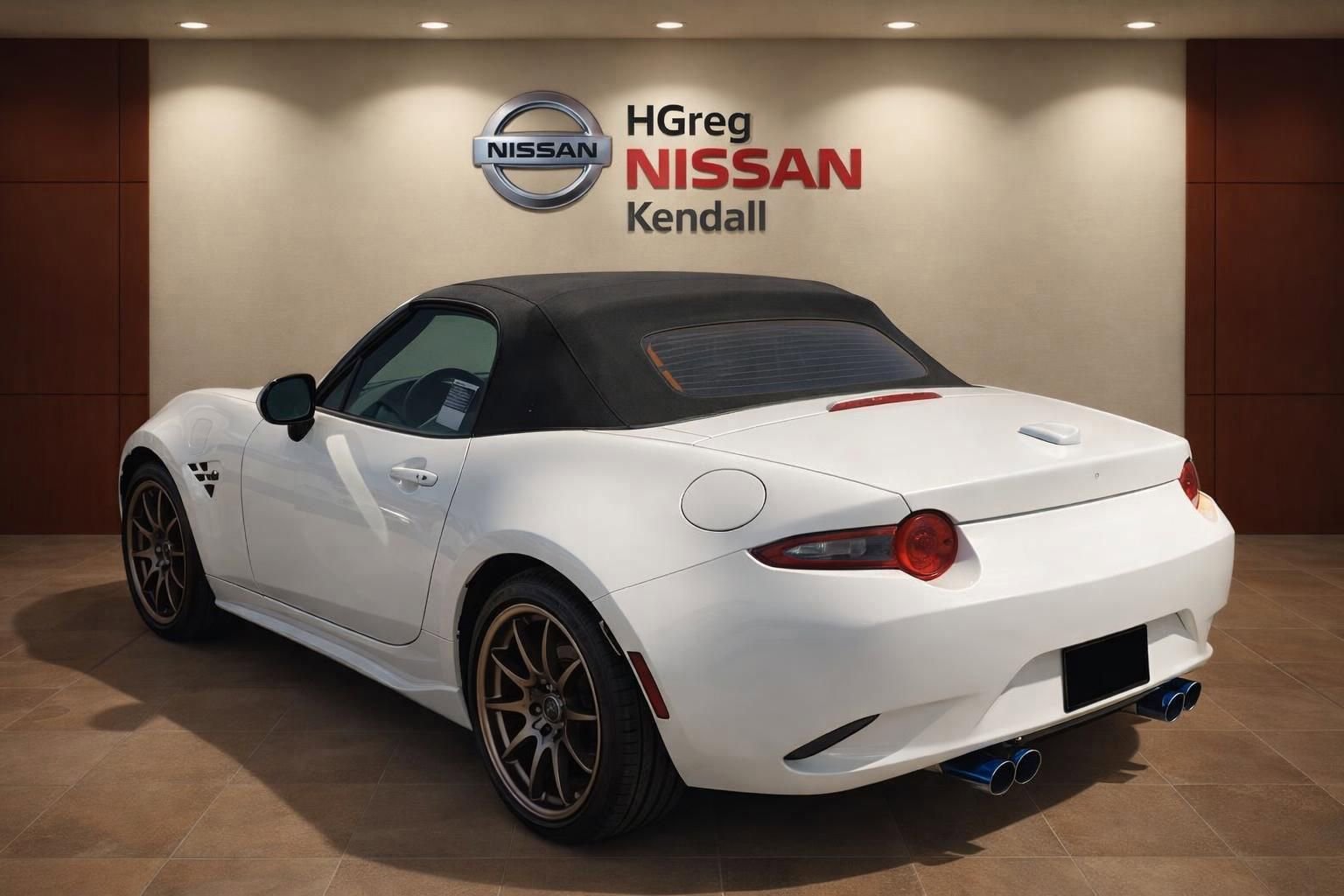 Used 2018 MAZDA MX-5 Miata Grand Touring RWD image 2