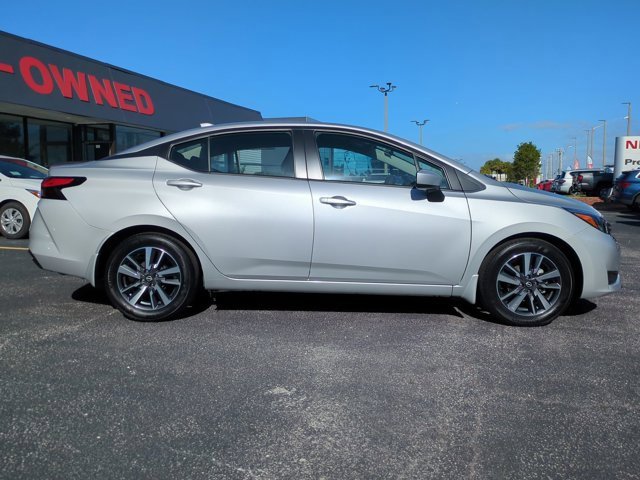Used 2025 Nissan Versa SV w/ Trunk Package image 3