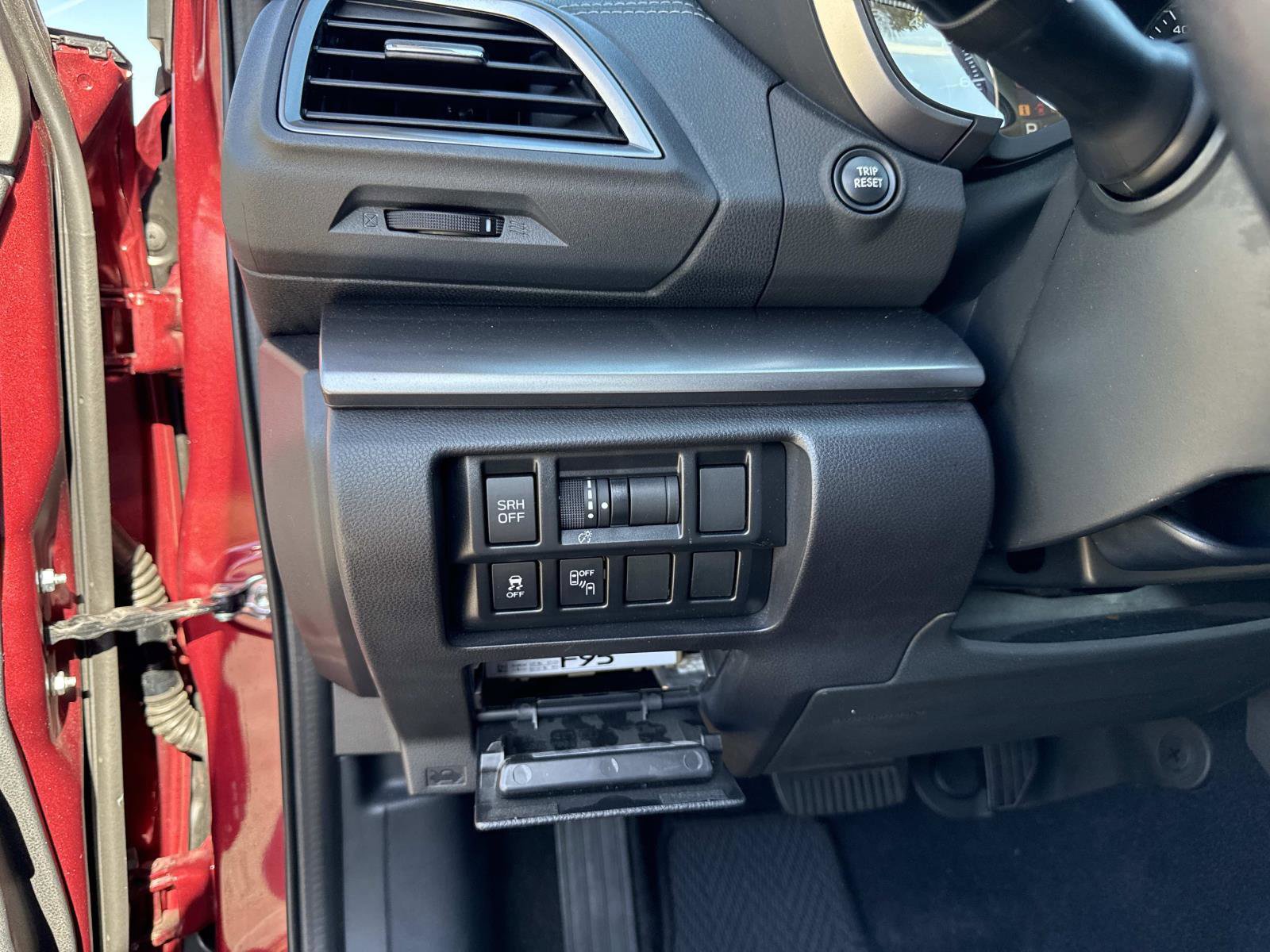 Used 2021 Subaru Impreza 2.0i Limited image 32