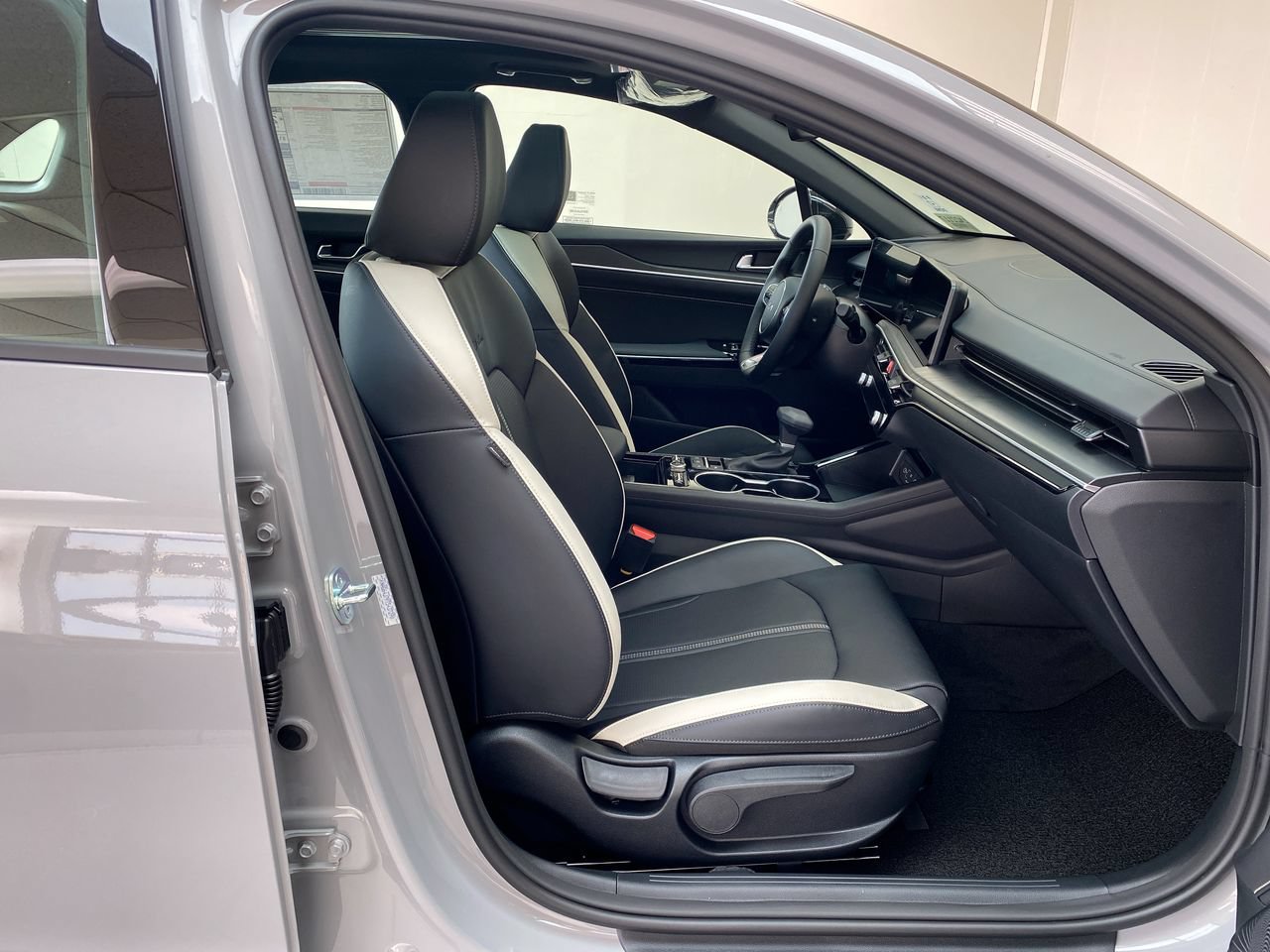 Used 2026 Kia K5 GT-Line w/ GT-Line Premium Package FWD image 30