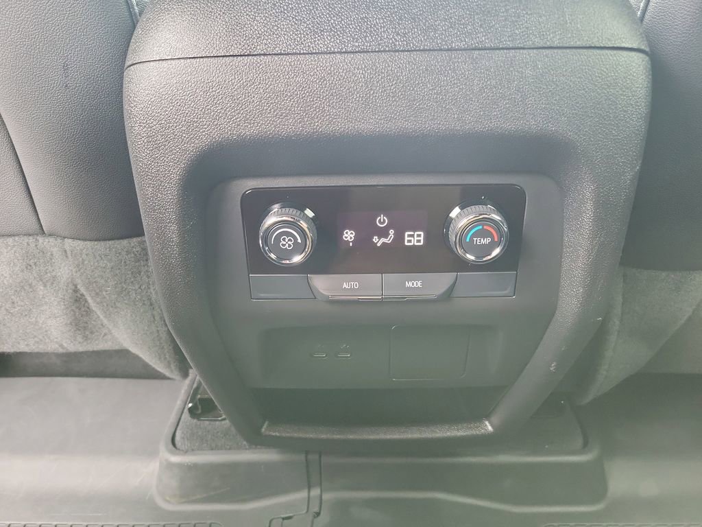 Used 2025 Chevrolet Traverse Z71 w/ LPO, Floor Liner Package image 11