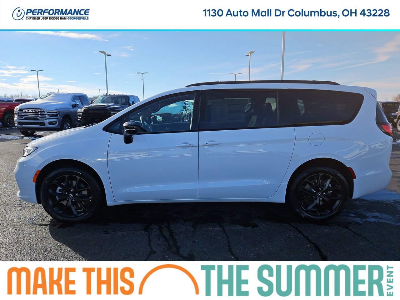 New 2026 Chrysler Pacifica Select AWD/4WD image 4