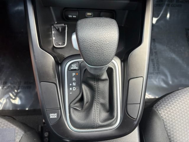 Used 2025 Kia Soul LX w/ LX Technology Package FWD image 23