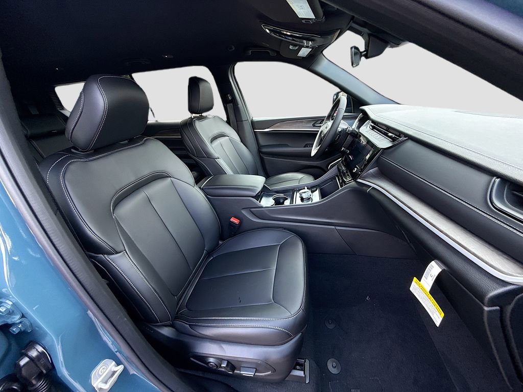 New 2026 Jeep Grand Cherokee L Limited AWD/4WD image 32