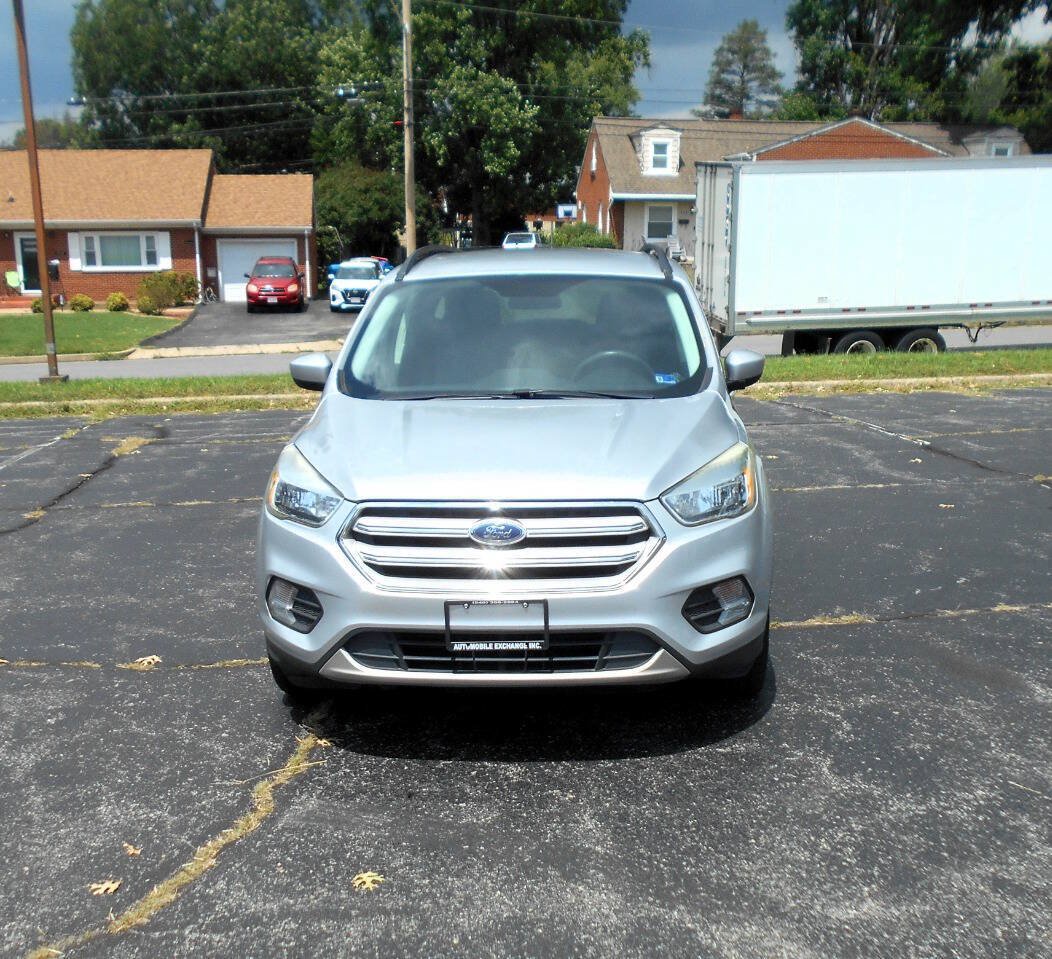 Used 2018 Ford Escape SE w/ SE Sync 3 Package FWD image 3