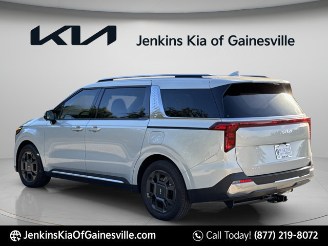 Used 2025 Kia Carnival SX FWD image 5