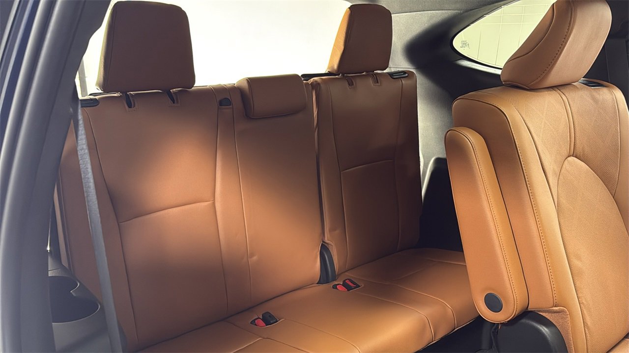 New 2026 Toyota Highlander Platinum image 17