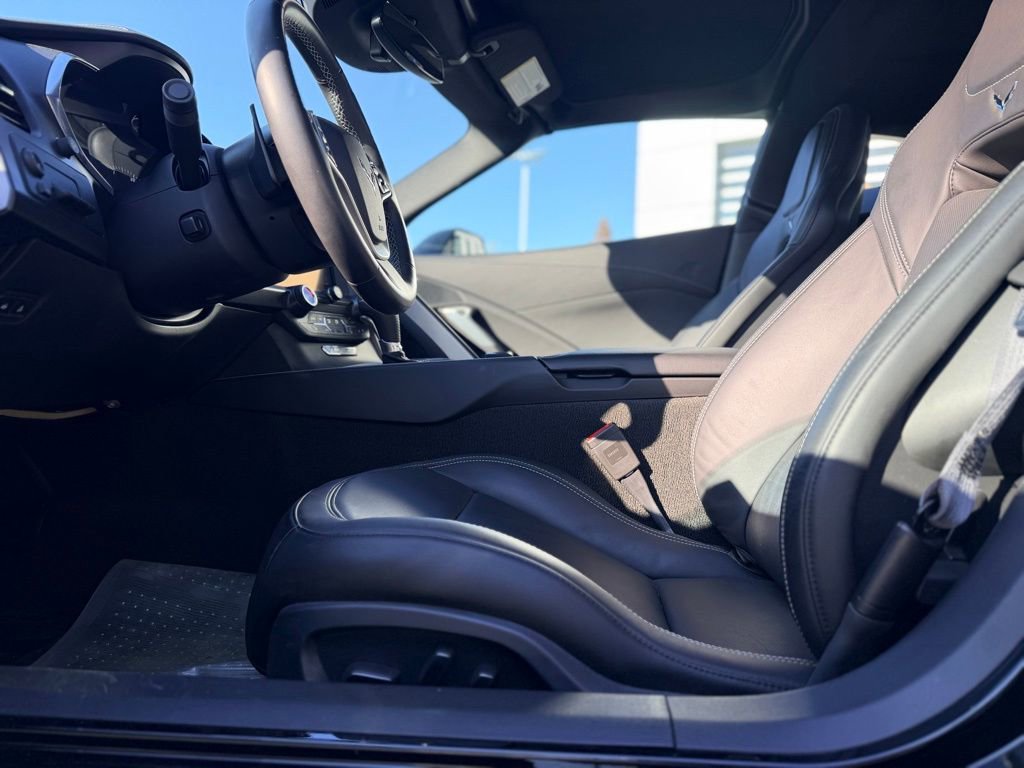 Used 2015 Chevrolet Corvette Stingray Coupe w/ 2LT Preferred Equipment Group image 10