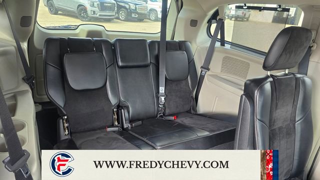 Used 2014 Chrysler Town & Country Touring-L FWD image 30