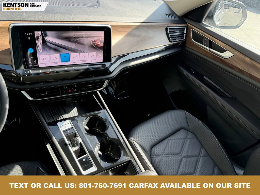 Used 2025 Volkswagen Atlas SE image 25