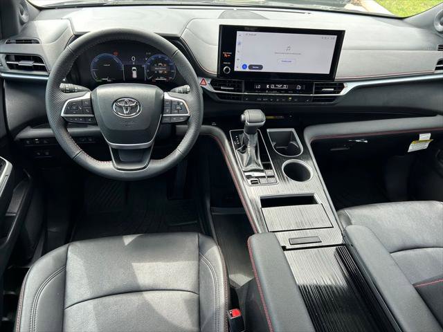 Certified 2025 Toyota Sienna XSE image 19