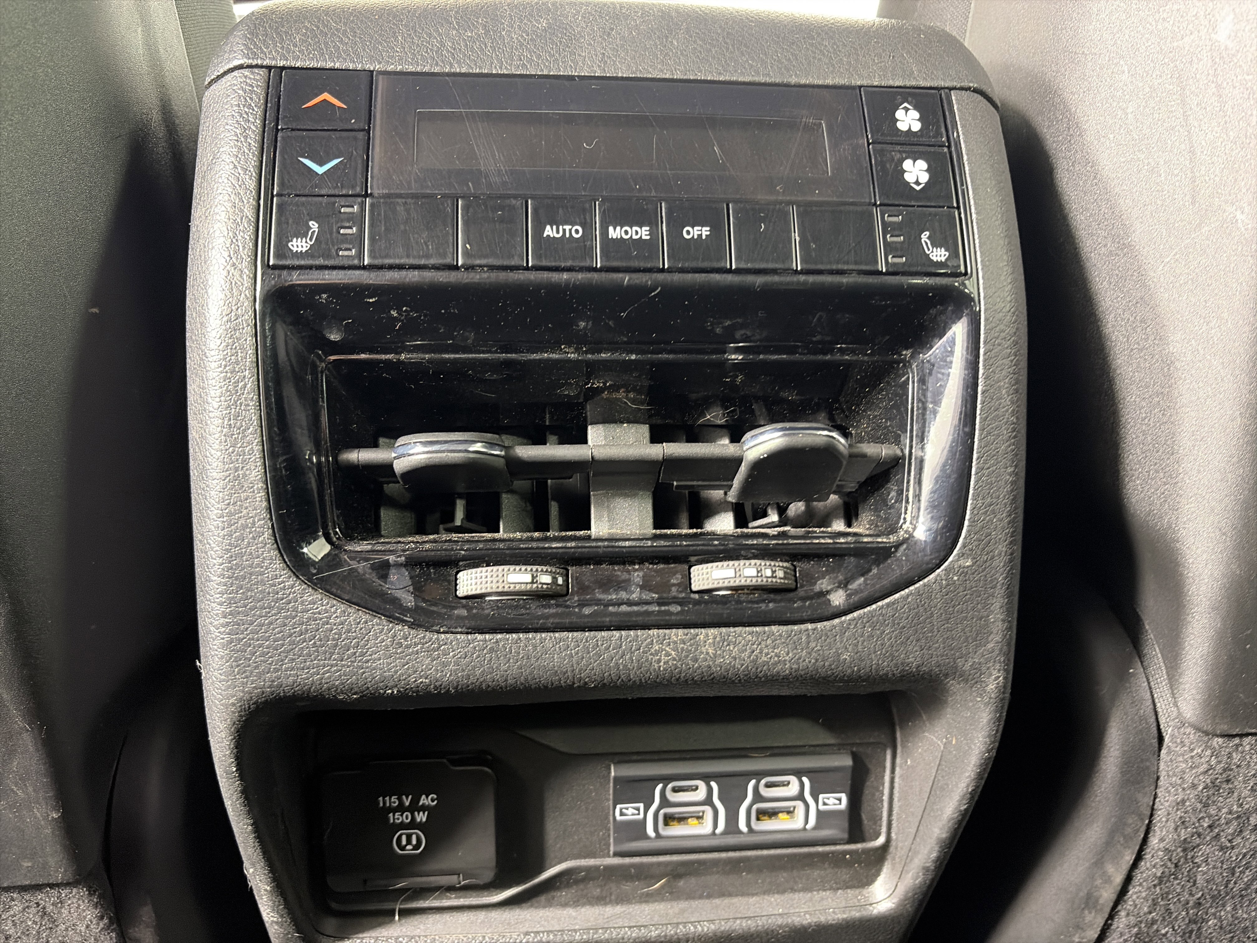 Used 2023 Jeep Grand Cherokee L Limited w/ Trailer Tow Group (B) image 21