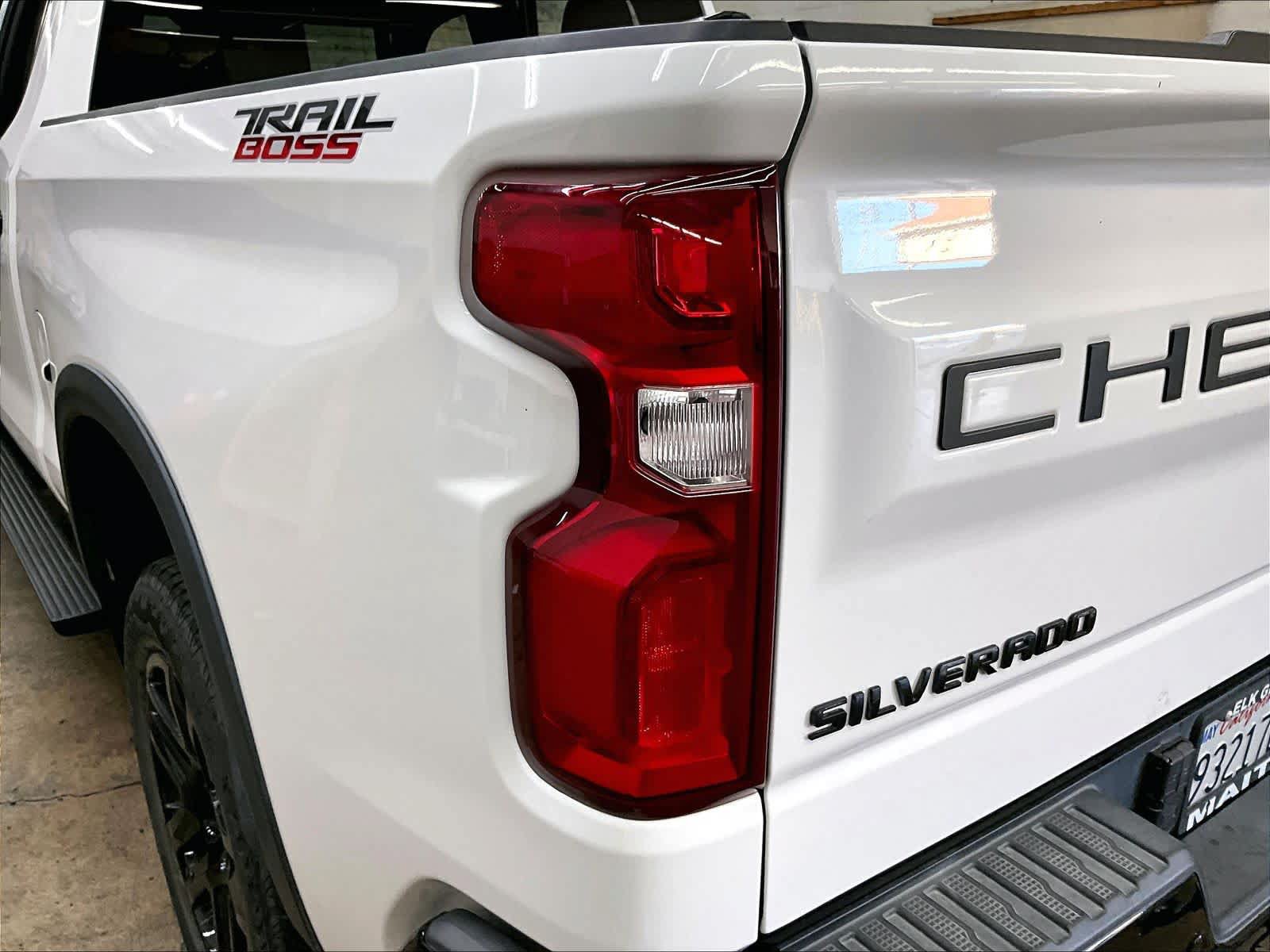 Used 2022 Chevrolet Silverado 1500 LT Trail Boss w/ Convenience Package II AWD/4WD image 31