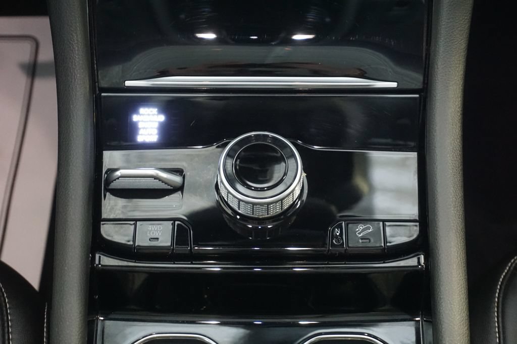 Used 2023 Jeep Grand Cherokee 4WD 4xe w/ Luxury Tech Group II image 35