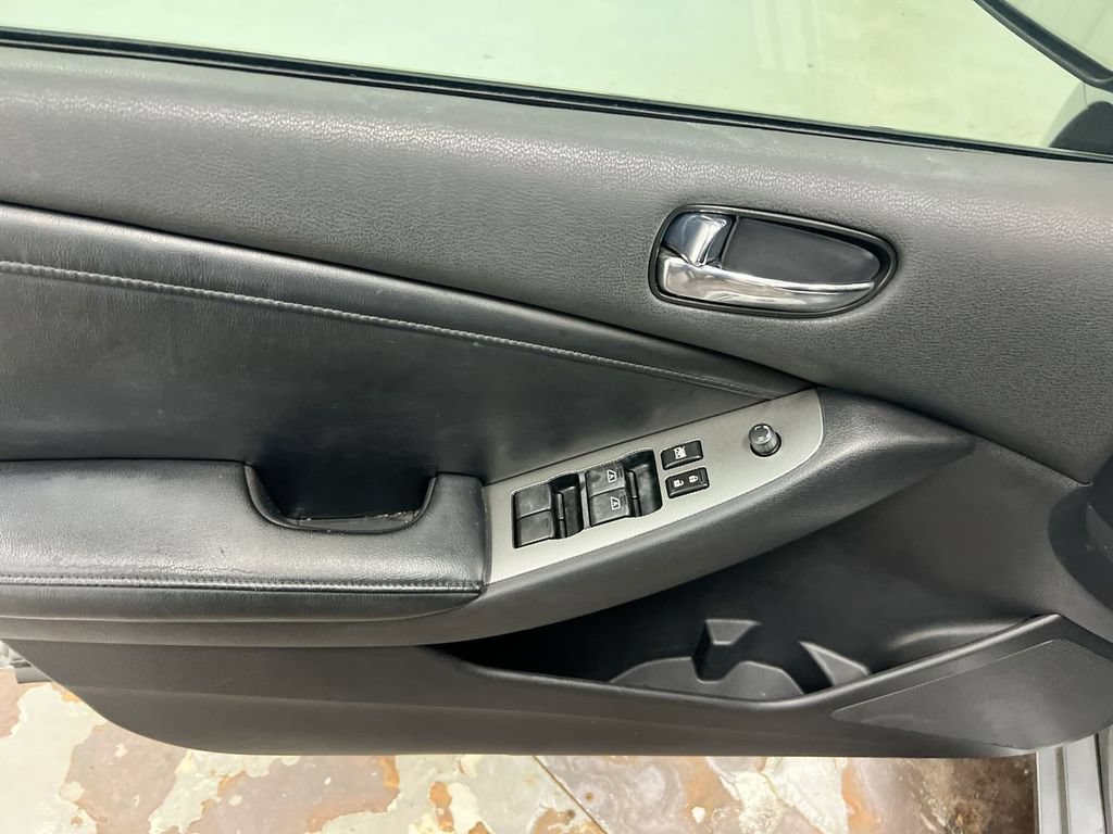 Used 2007 Nissan Altima 3.5 SL w/ Technology Pkg FWD image 22