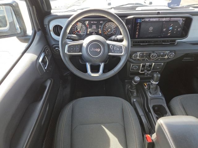 Used 2024 Jeep Wrangler Sahara image 29