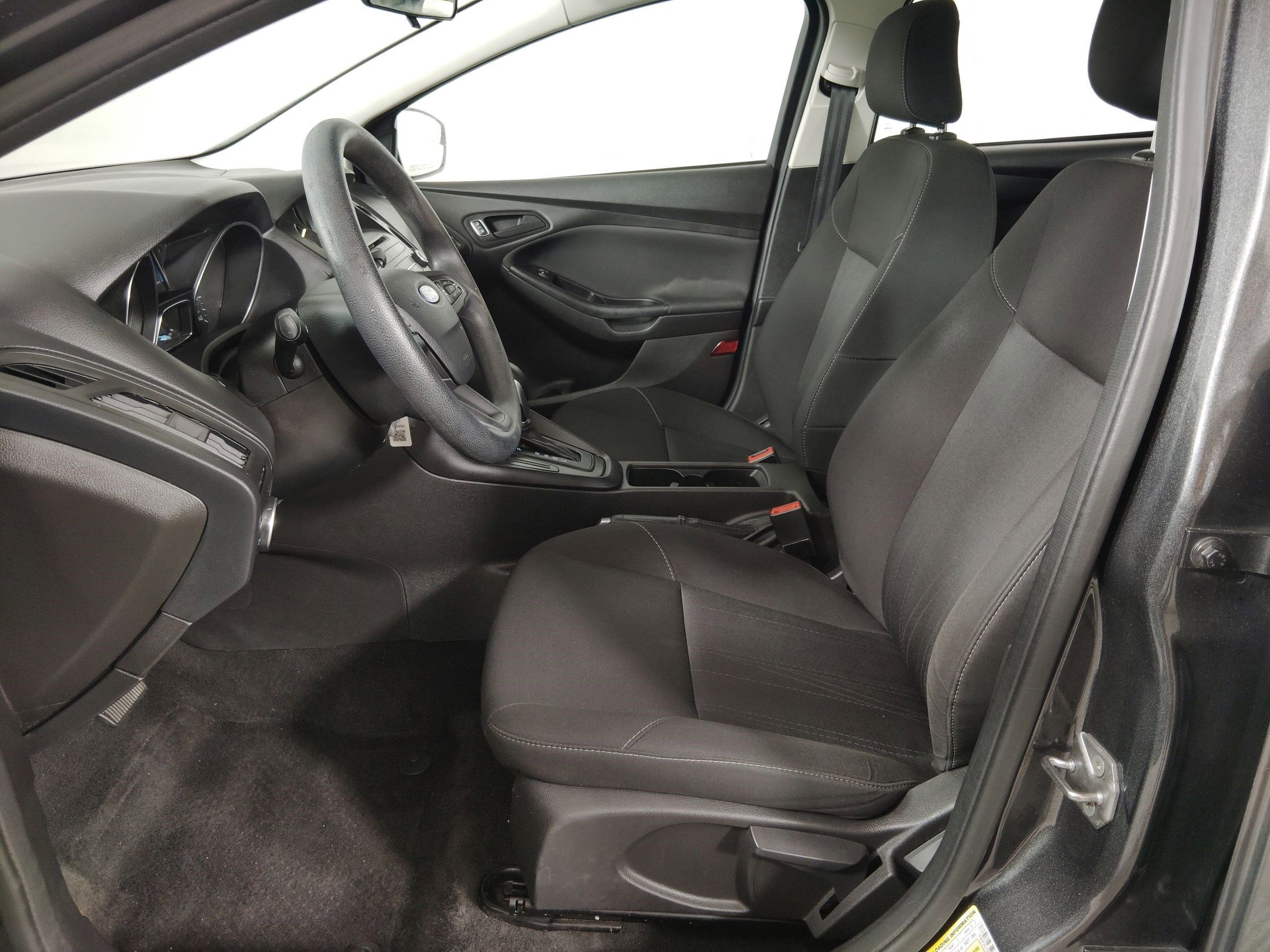 Used 2017 Ford Focus S image 5