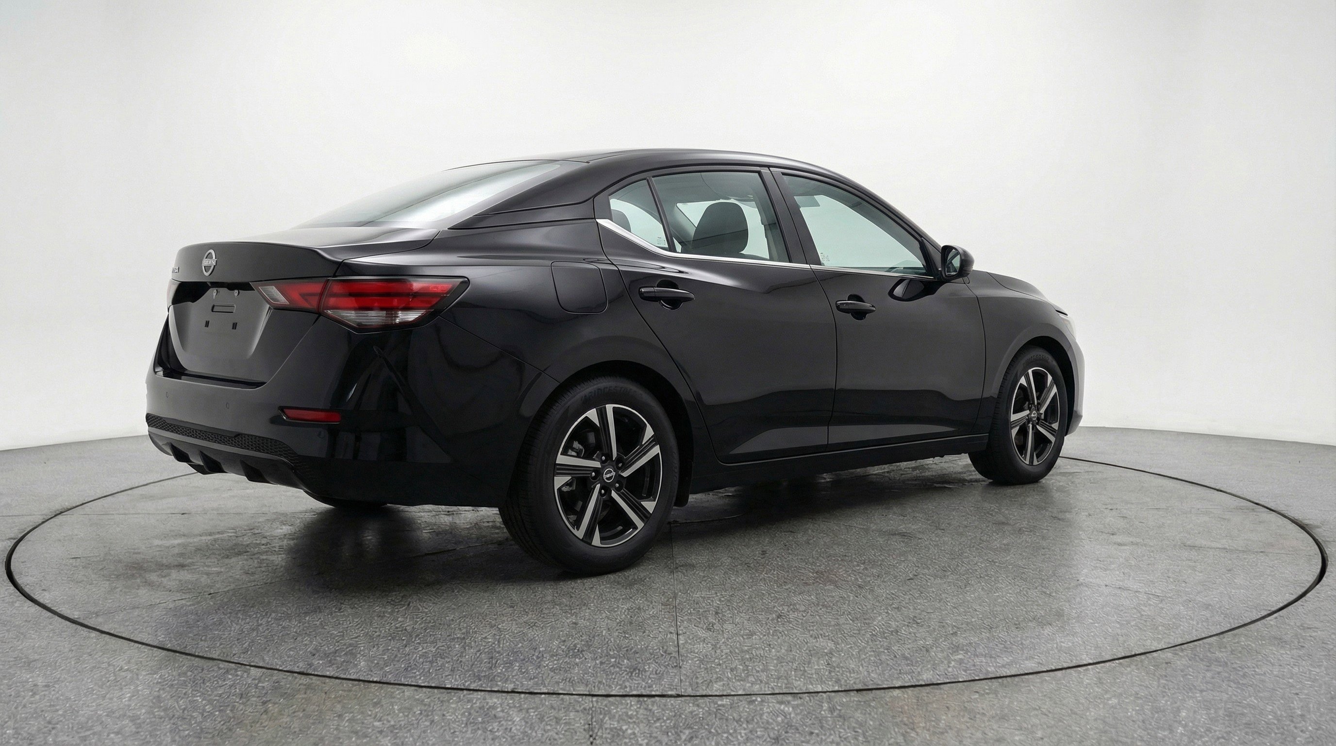 Used 2025 Nissan Sentra SV image 9