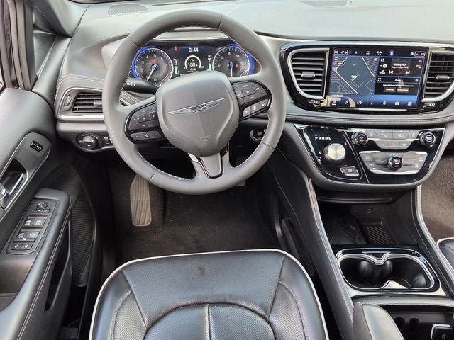 Used 2026 Chrysler Pacifica Limited w/ S Appearance Package FWD image 13