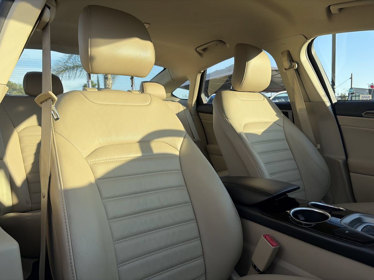 Used 2013 Ford Fusion SE FWD image 31