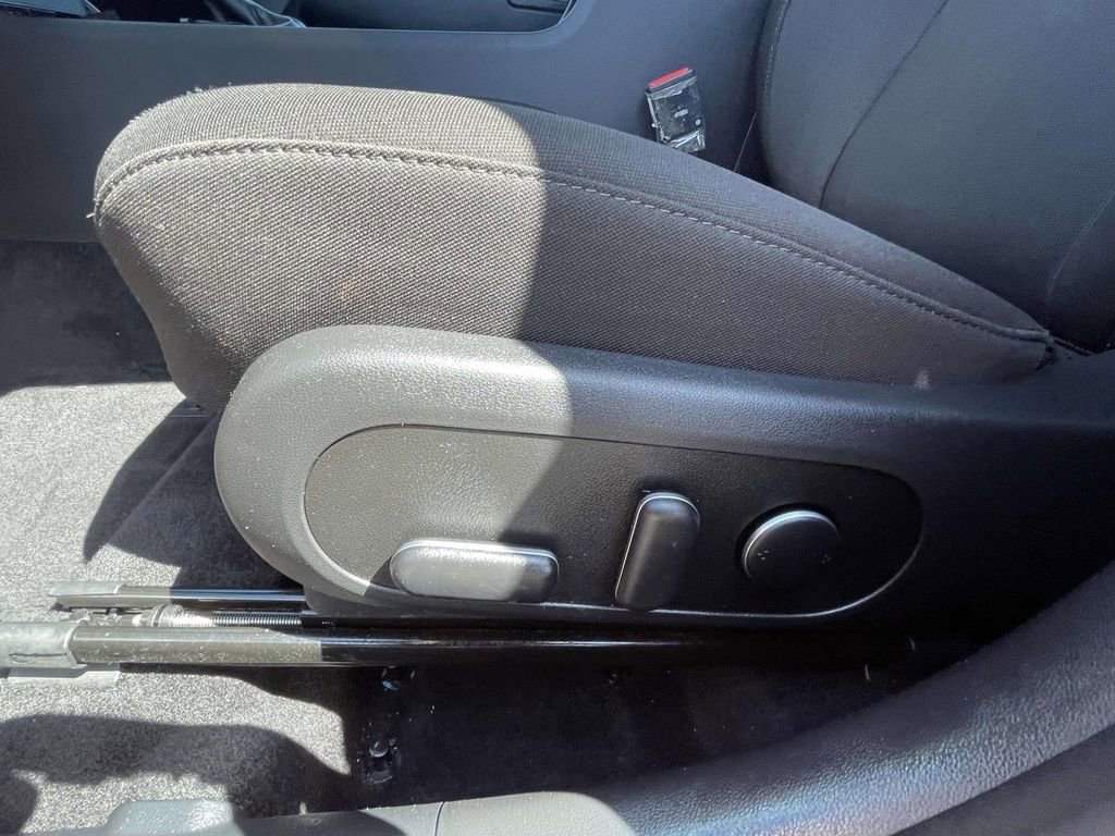 Used 2025 Hyundai Kona SEL FWD image 19