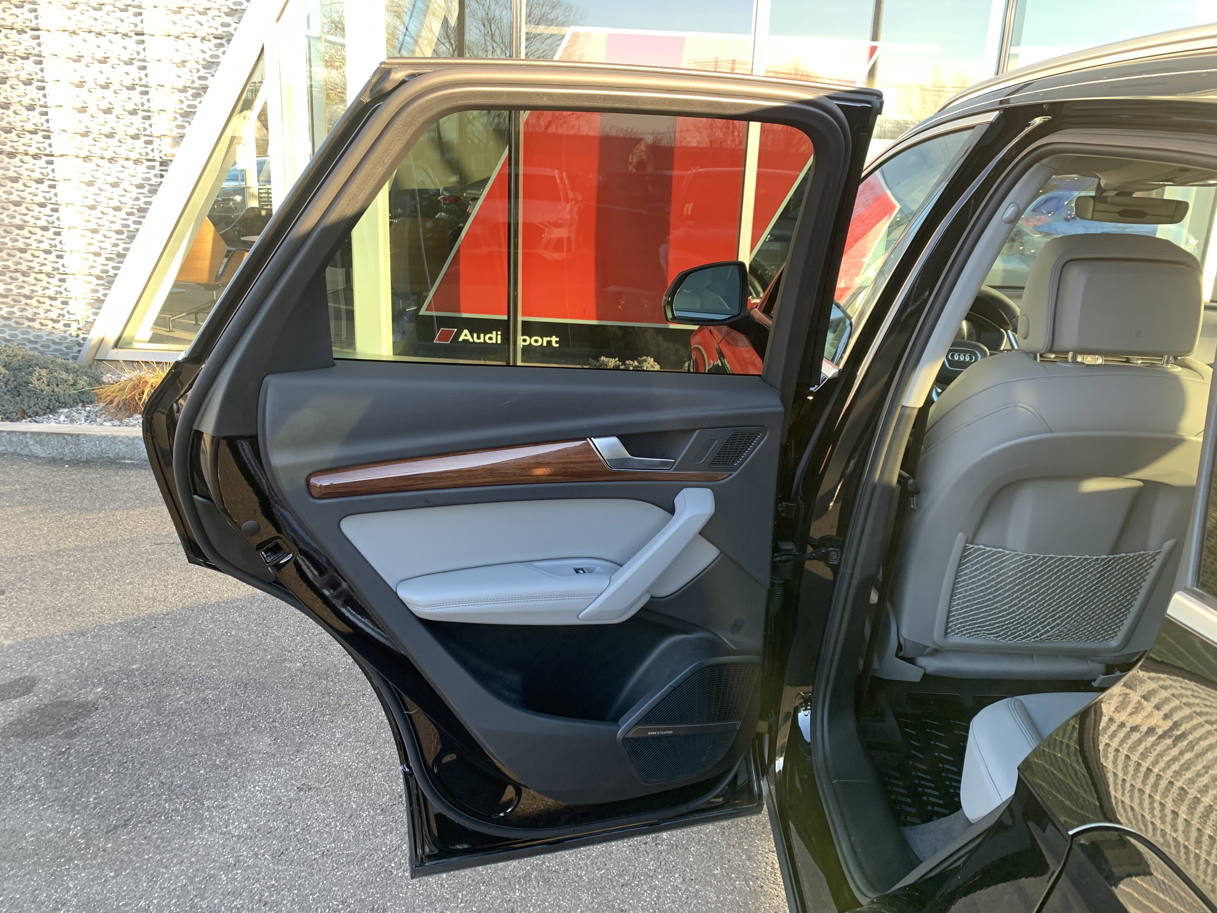 Certified 2022 Audi Q5 e Premium Plus w/ Premium Plus Package image 11