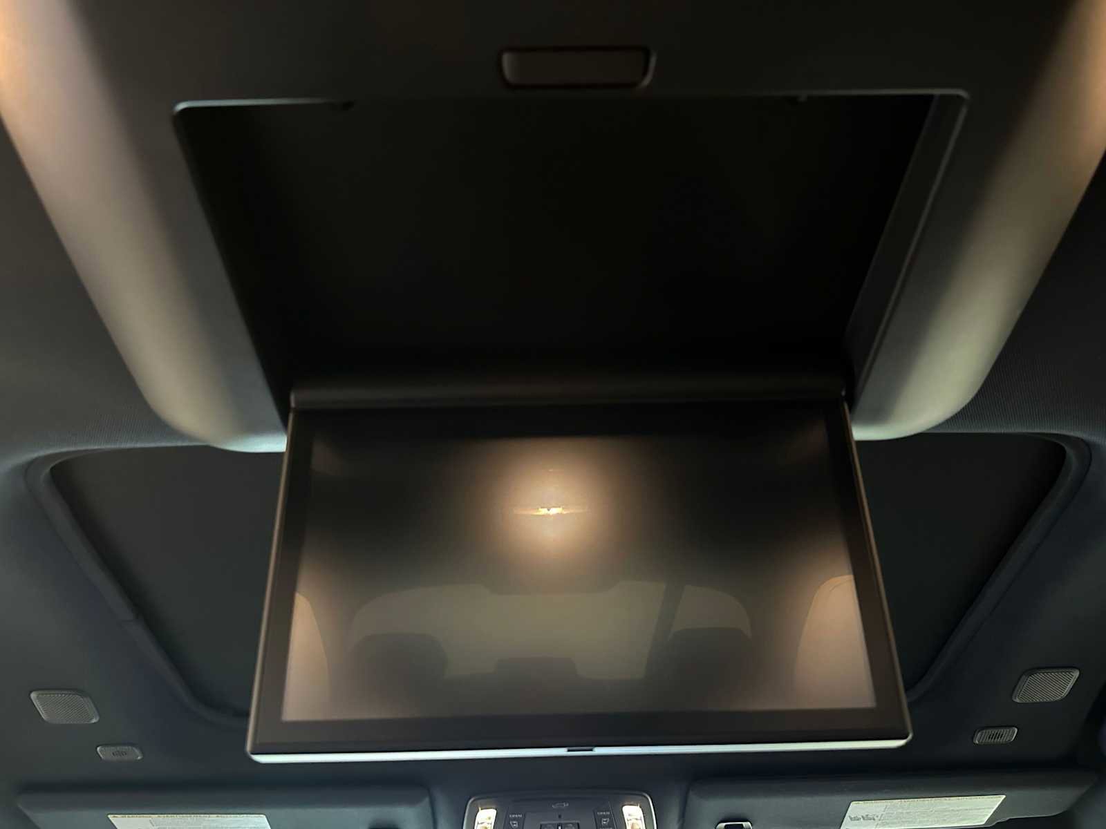 Certified 2025 Toyota Sienna Platinum image 11