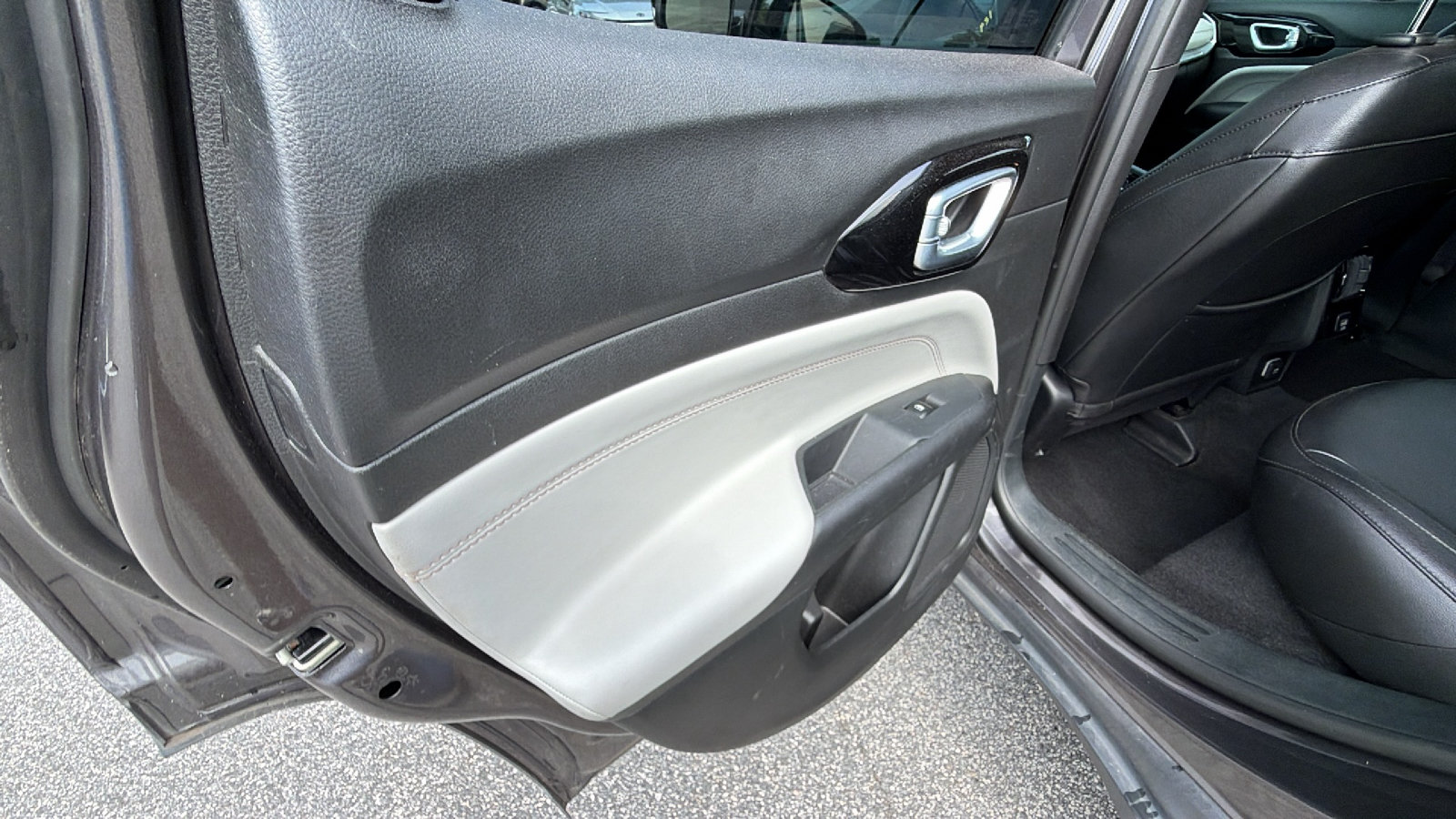 Used 2024 Jeep Compass Limited AWD/4WD image 22
