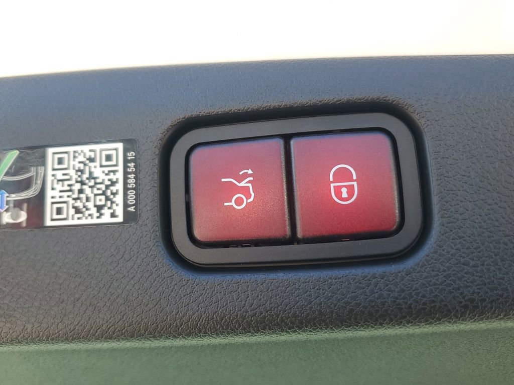 Used 2025 Mercedes-Benz E 350 4MATIC Sedan image 28