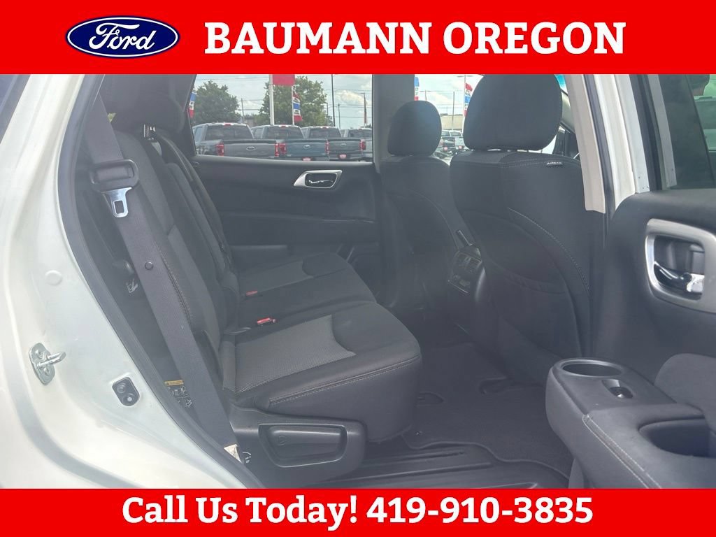 Used 2017 Nissan Pathfinder SV FWD image 11