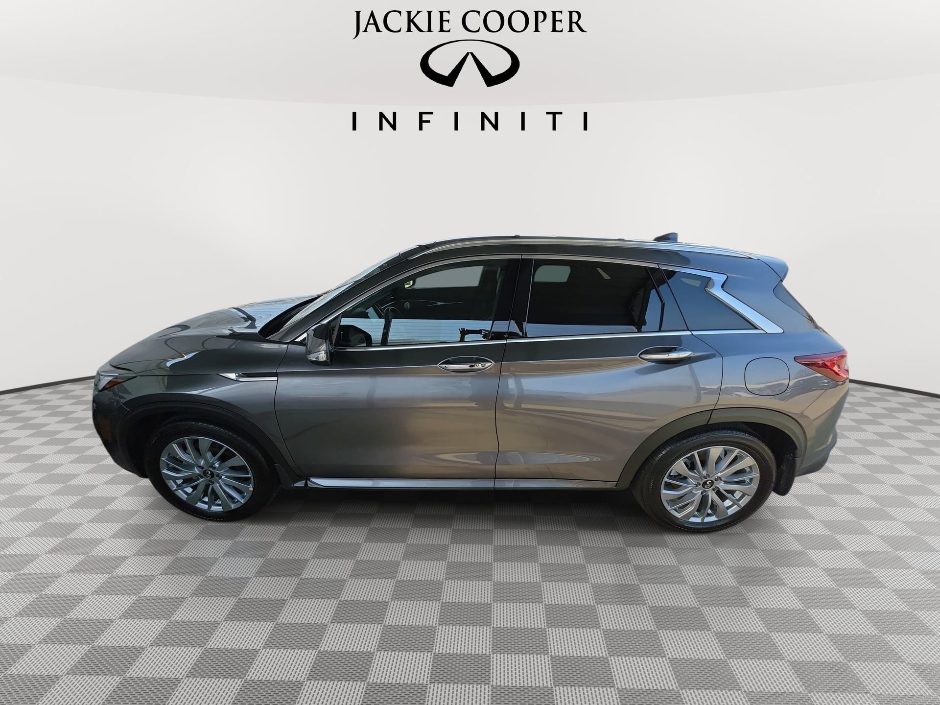 Certified 2025 INFINITI QX50 Luxe image 8