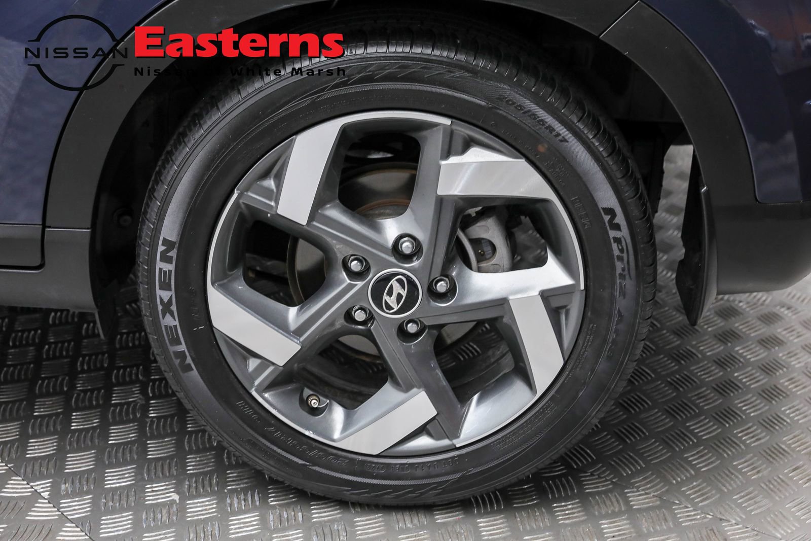 Used 2023 Hyundai Venue Limited image 9